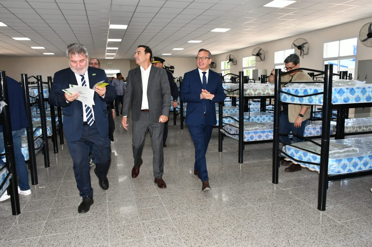 Seguridad: Valdés inauguró el nuevo Complejo Formativo Policial de Santa Catalina en el sur de la capital