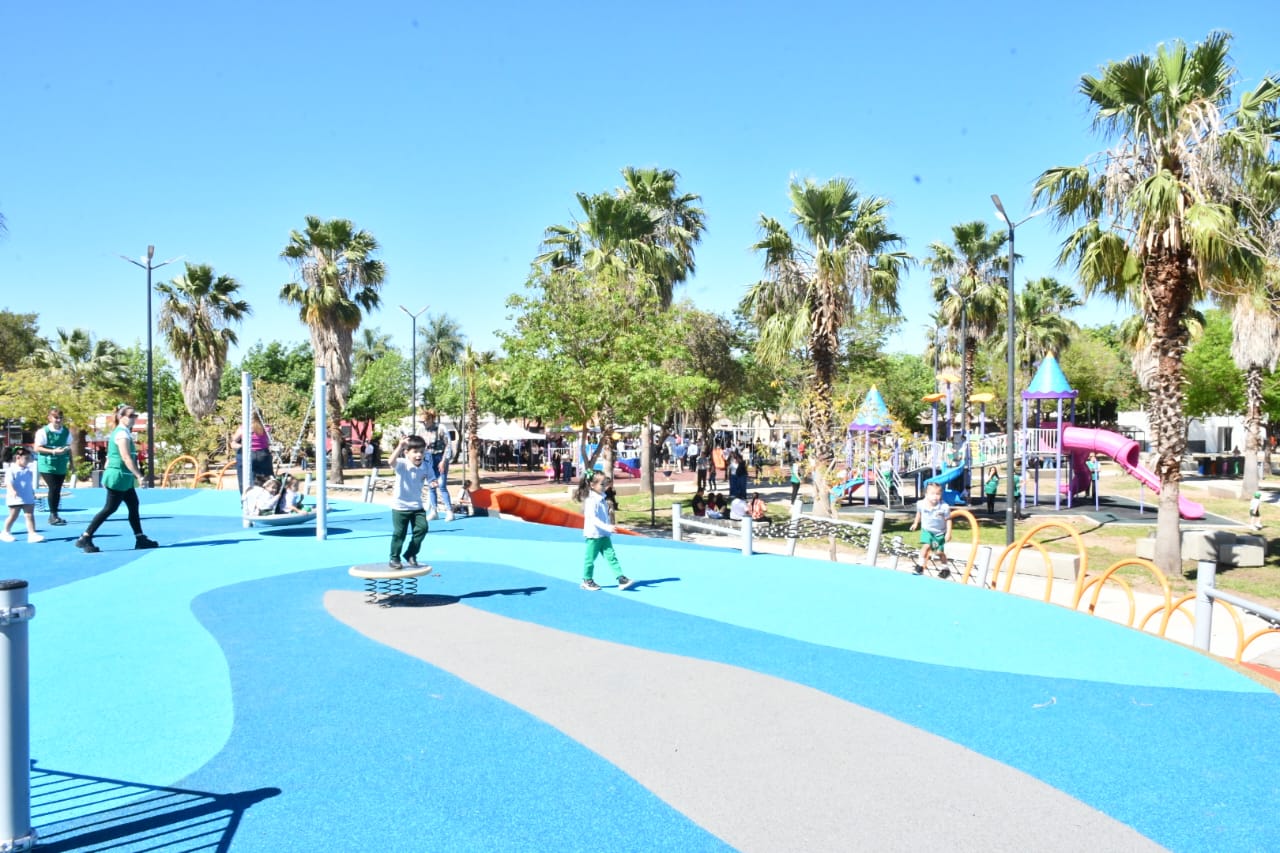 Capitalinas: Valdés inauguro la renovada y estratégica Plaza del Mercosur en las puertas de la ciudad