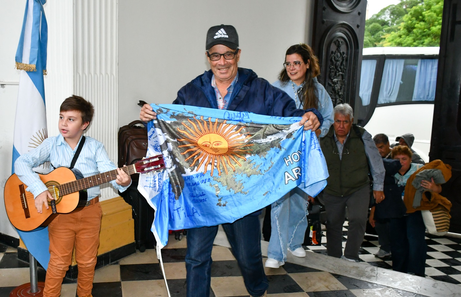 Malvinas: regreso a Corrientes el septimo contingente de ex combatientes que viajo a las islas